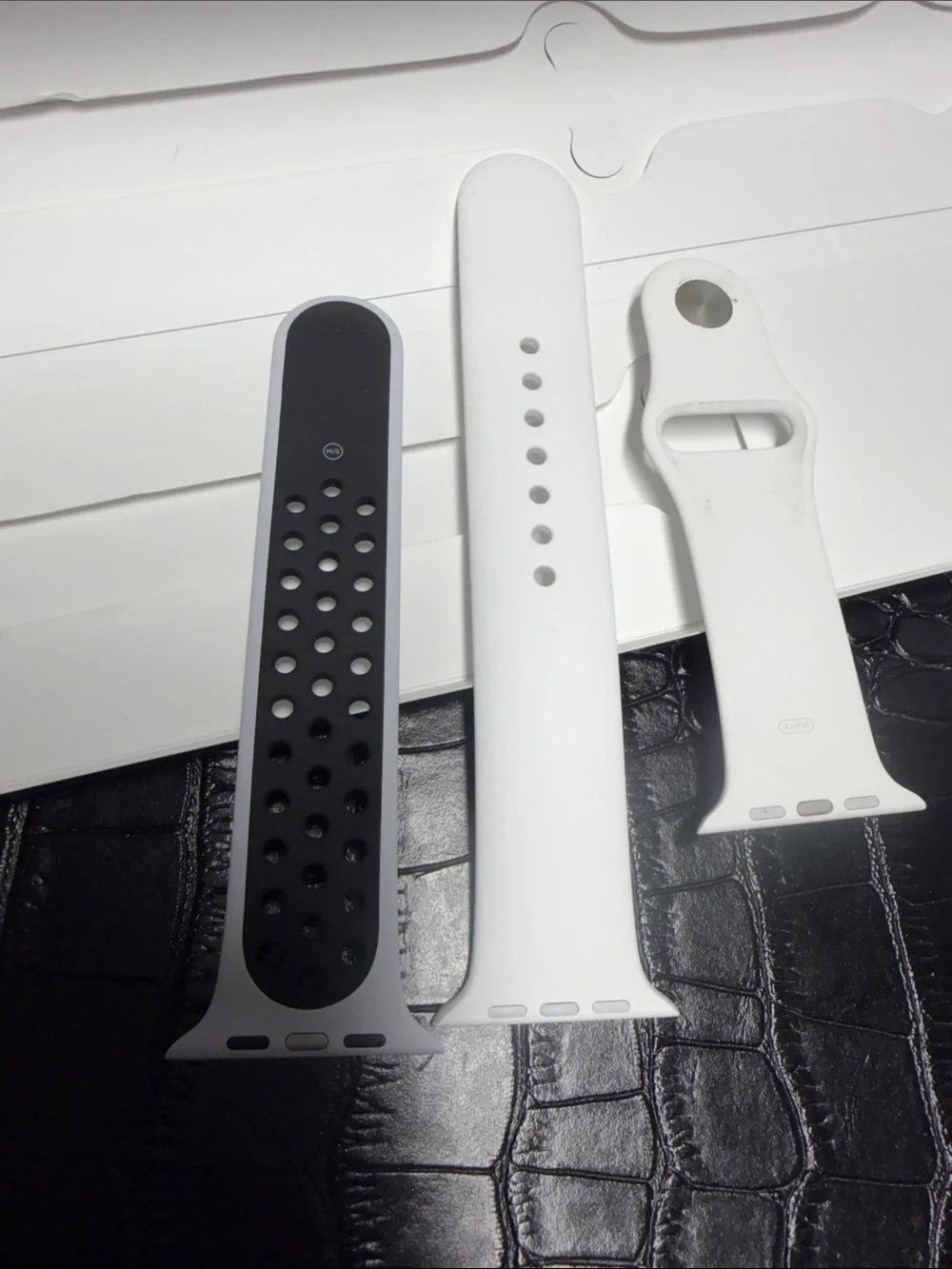 Apple Nike Sport Band - White with Light Gray Accents (42mm)